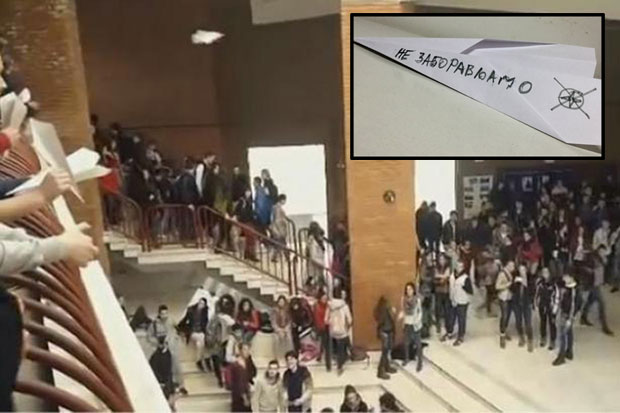 Перформанс дигао узбуну, матуранти кажњени због солидарности са жртвама НАТО